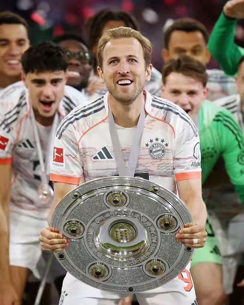 包含拜仁关键一役惨遭绝杀,球迷难掩失望,管理对于作为要求.的词条